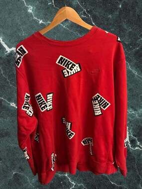 Nike Sport Essentials+ All-Over Print Logo Crewneck Sweatshirt Red XXL